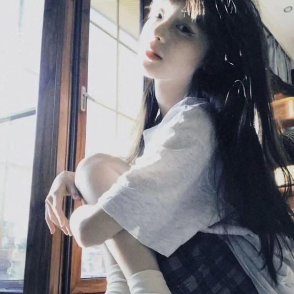 采蘑菇的夫妻